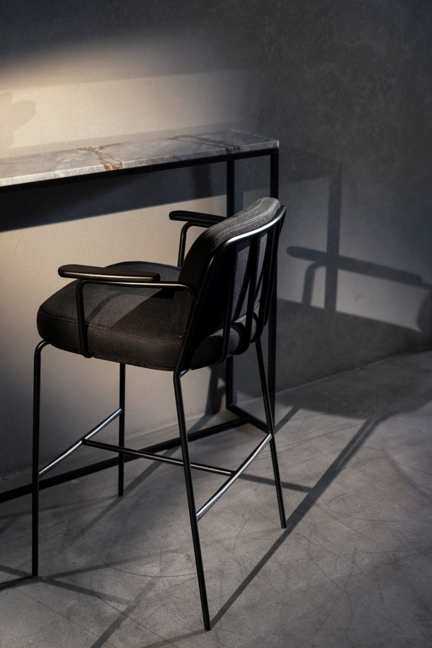 Palm Compact Comfort A bar stool by Jean-Michel Wilmotte for Parla Design