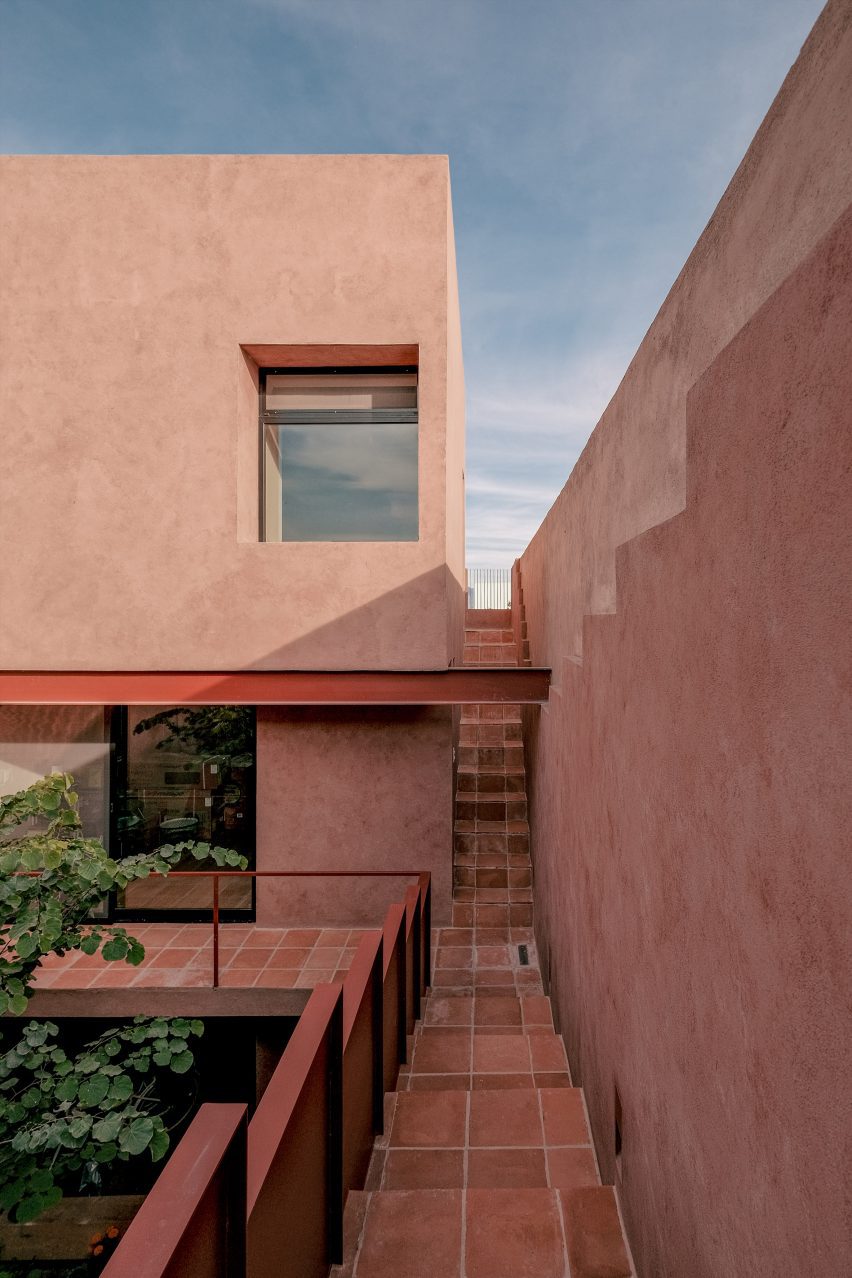 Casa Ederlezi by Practica Arquitectura