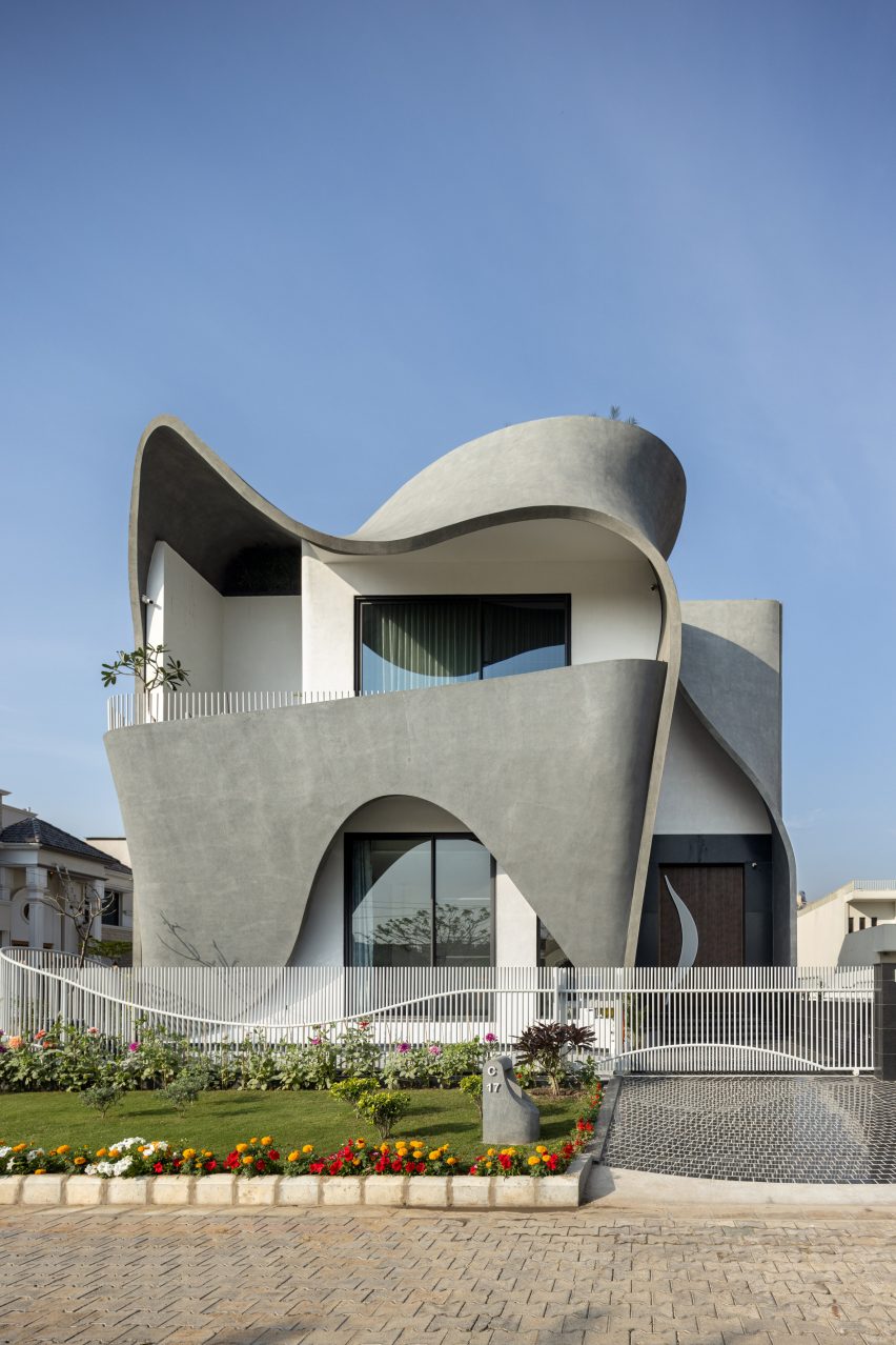 Ribbon House by Studio Ardete