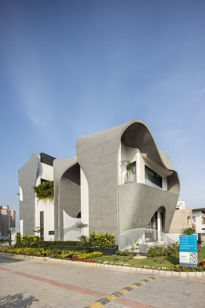 Ribbon House by Studio Ardete