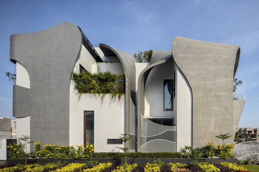 Ribbon House by Studio Ardete