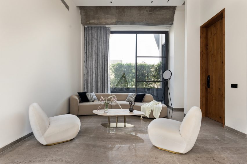 Ribbon House by Studio Ardete