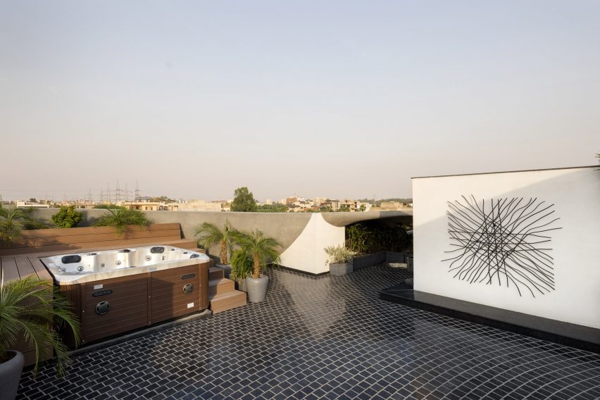 Ribbon House by Studio Ardete