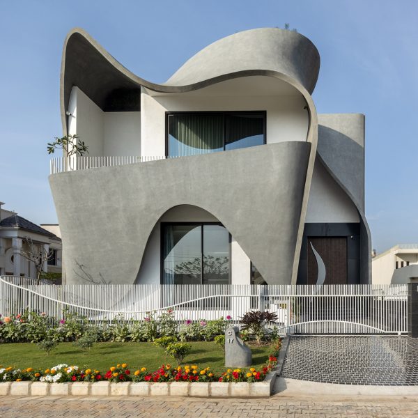 Ribbon House by Studio Ardete