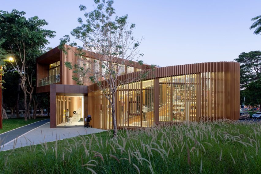 Serpentine Bookhouse by Atelier Xi