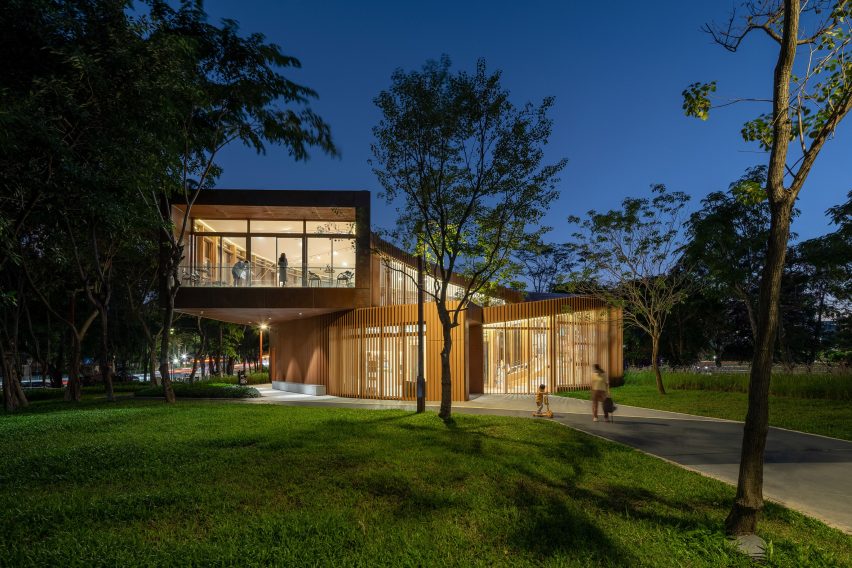 Serpentine Bookhouse by Atelier Xi