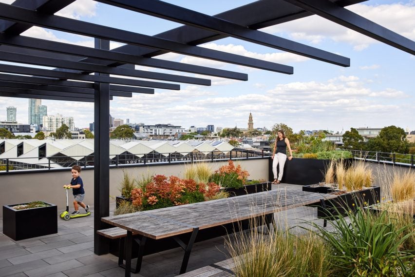 Rooftop terrace with seating and planting