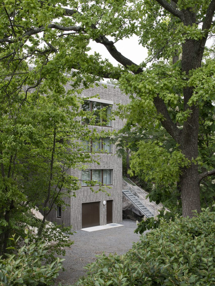 T House by Spridd