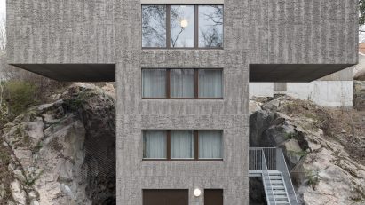 T-shaped house