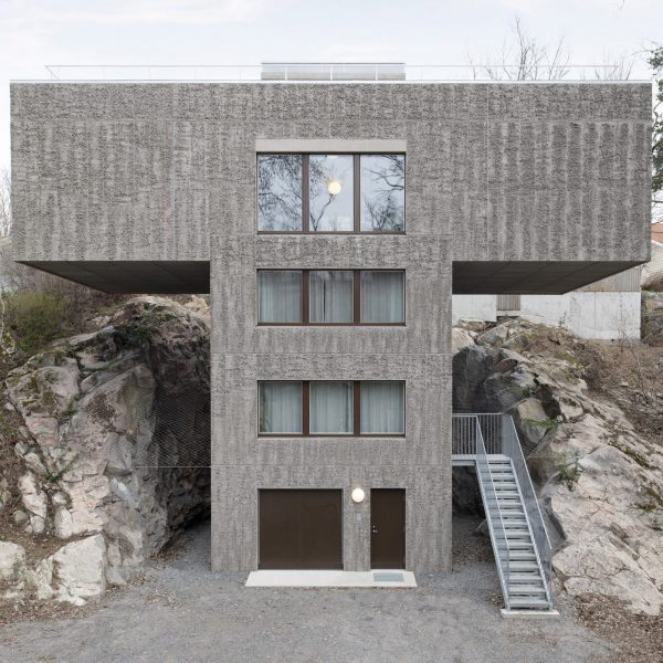 T-shaped house