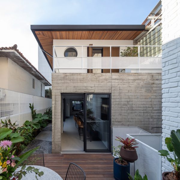 Back yard at Casa Yuji in Sao Paulo by Goiva