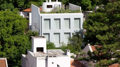 Aluminium Virrey Aviles Street apartment surrounded by lush greenery by Juan Campanini and Josefina Sposito