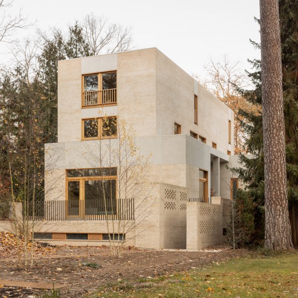 Fohlenweg house in Berlin by O'Sullivan Skoufoglou