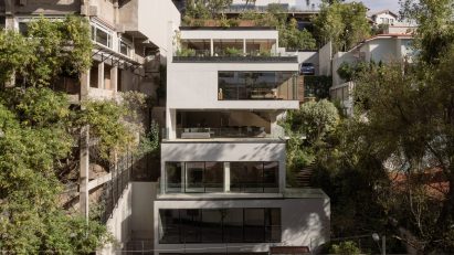 Concrete Casa Madre house on a Mexican hillside by Taller David Dana