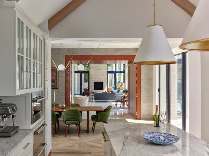 Living space by Studio of Metropolitan Design