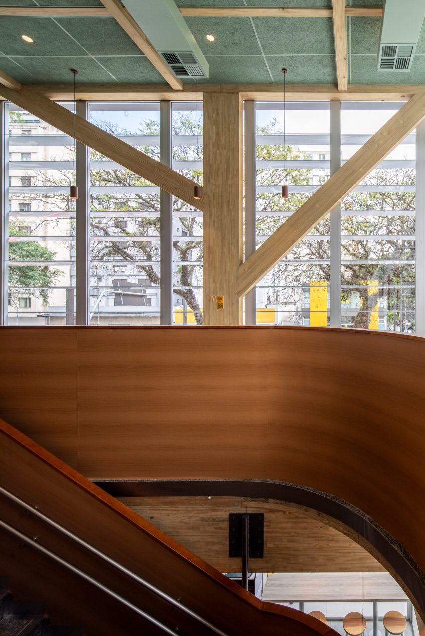Interior of the Sao Paulo McDonald's by Superlimao