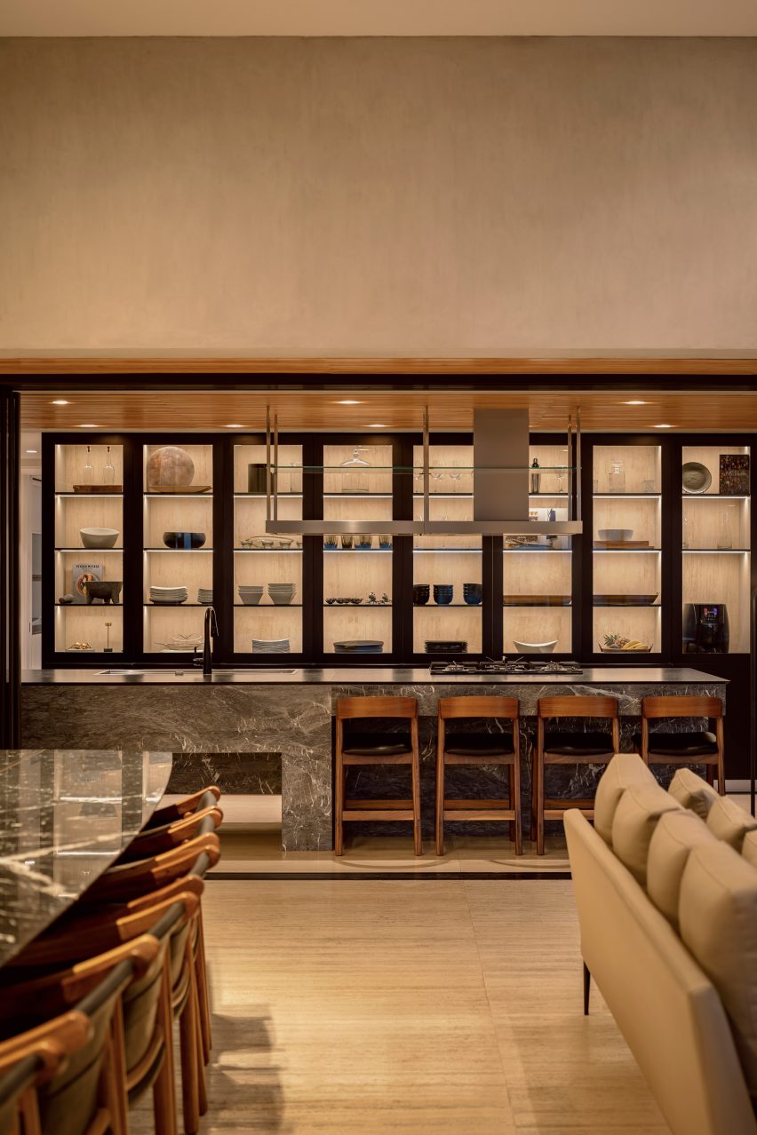 Open-plan kitchen and dining room at Casa Madre by Taller David Dana