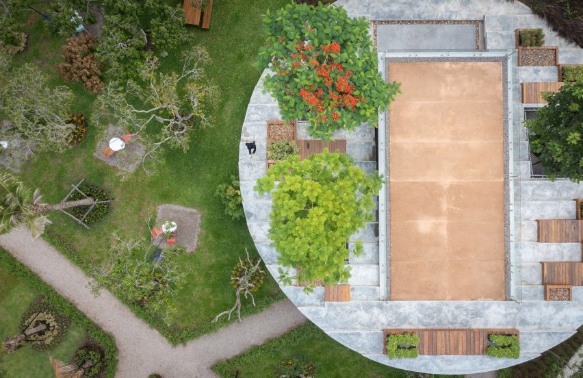 Pomelo Amphawa Cafe by Looklen Architects