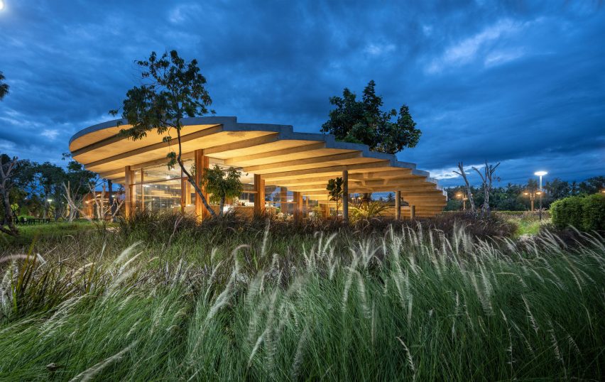 Pomelo Amphawa Cafe by Looklen Architects