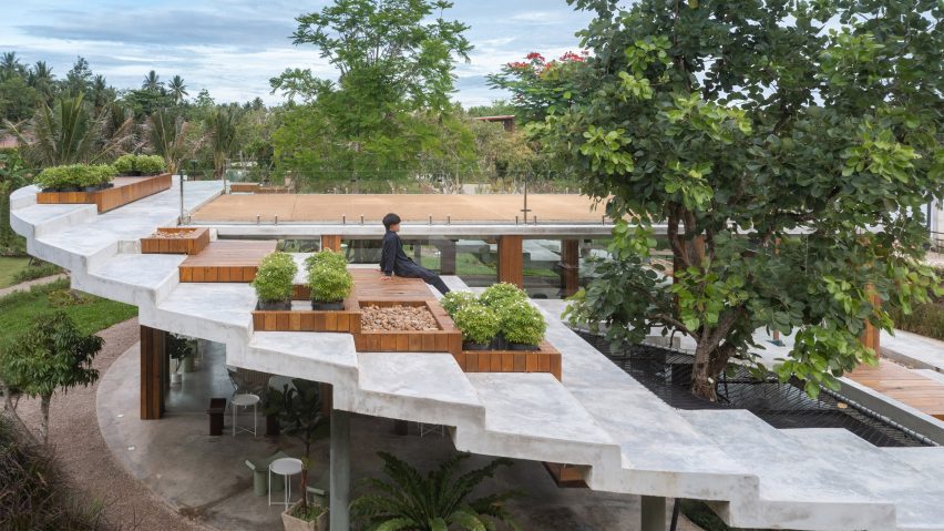 The Pomelo Amphawa Cafe by Looklen Architects