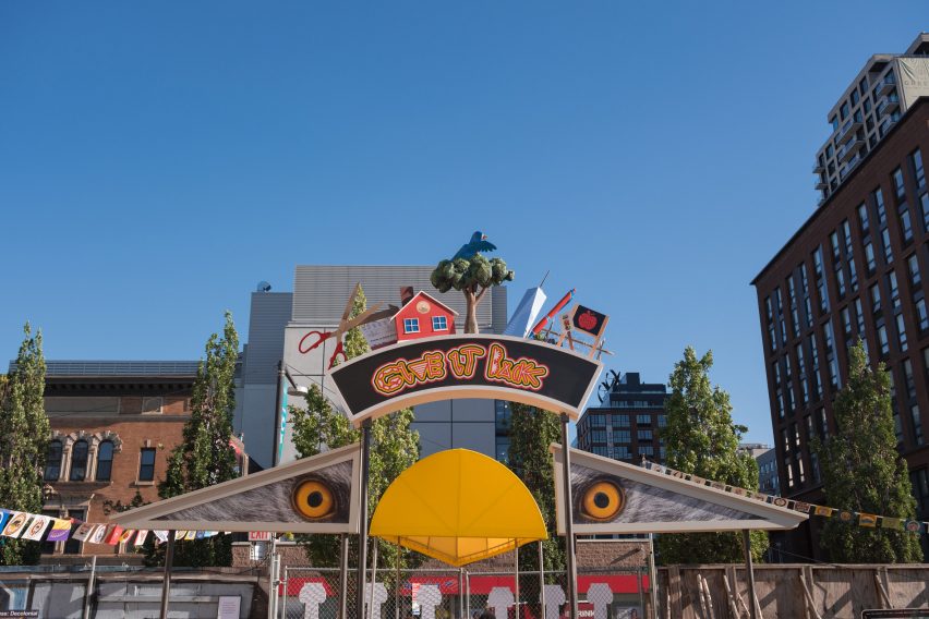A canopy welcoming visitors to the Worlds UnFair