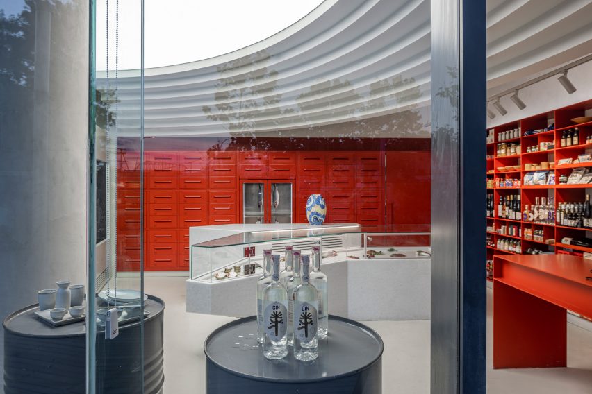 Yama fishmonger by Baranowitz and Goldberg Architects