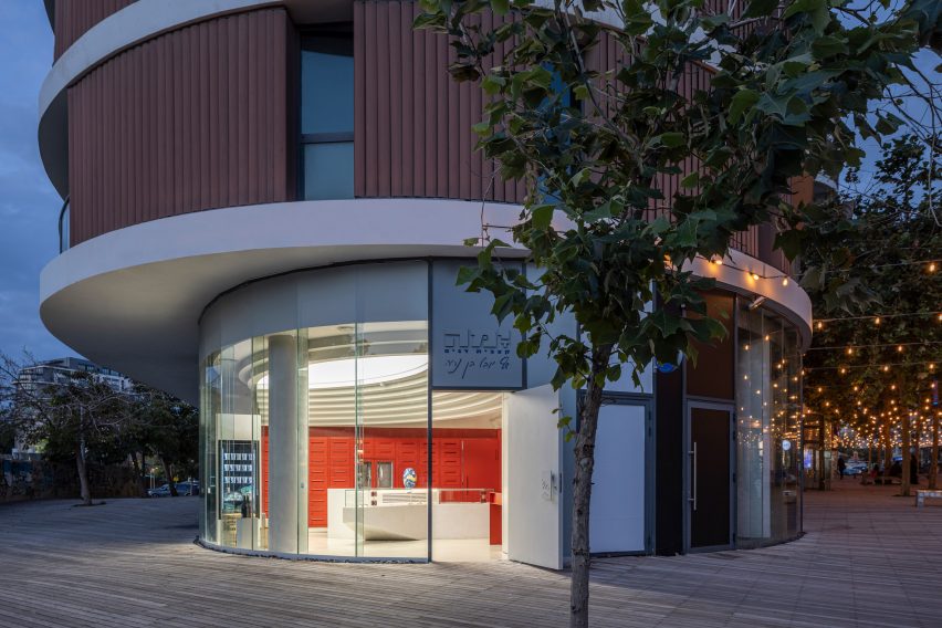 Yama fishmonger by Baranowitz and Goldberg Architects