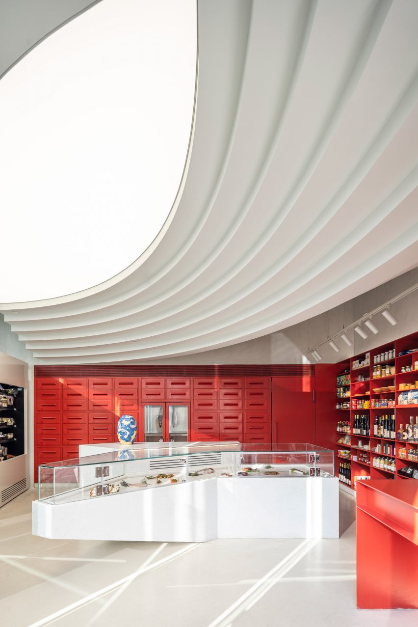 Yama fishmonger by Baranowitz and Goldberg Architects