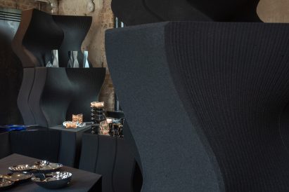 Nth Display system in black