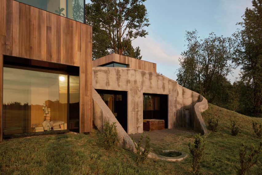 75.9 House by Omer Arbel