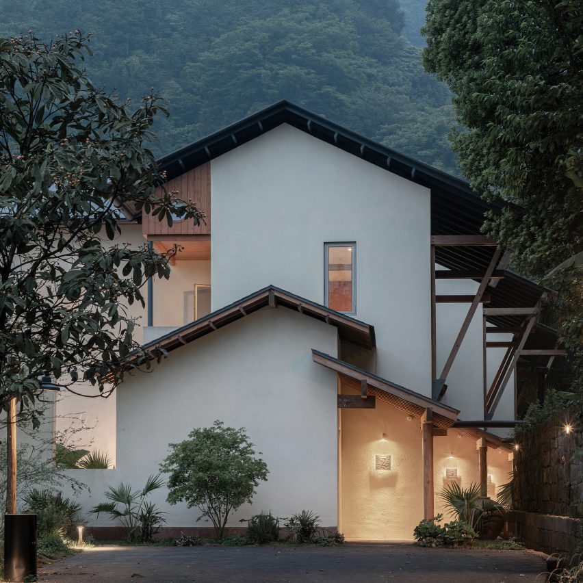 Lost villa in Simianshan, Chongqing by Kong_architects