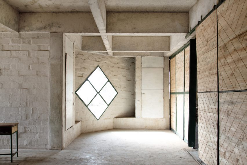 Classroom with a diamond-shaped window