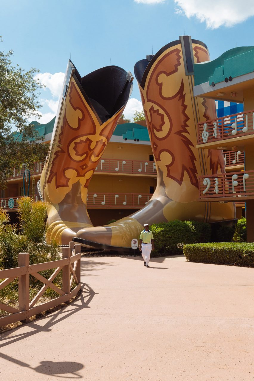 Photos of Disney's Pop Century Resort in Florida by Arnau Rovira Vidal