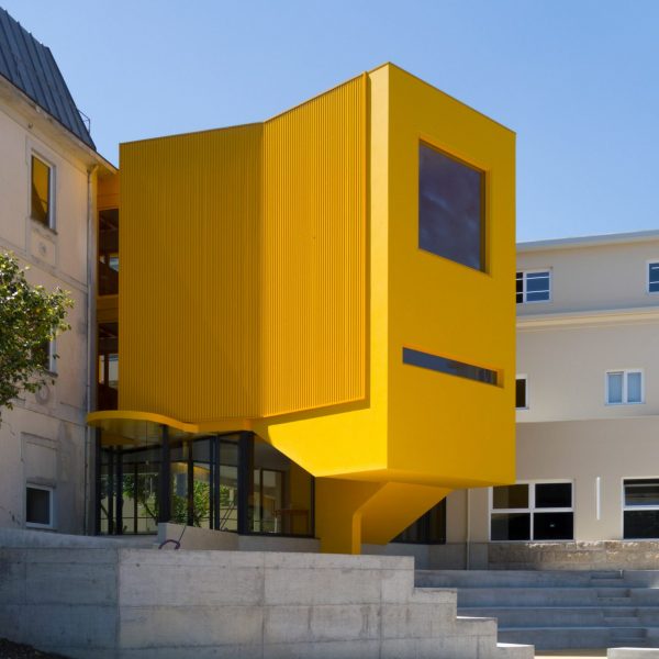 Asrtave Music School by Aurora Arquitectos
