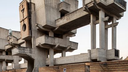 Building in Brutalist Italy book
