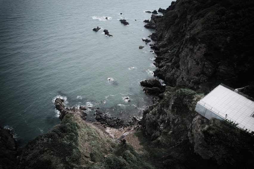 Cliff Cafe and Tower House by Trace Architecture Office