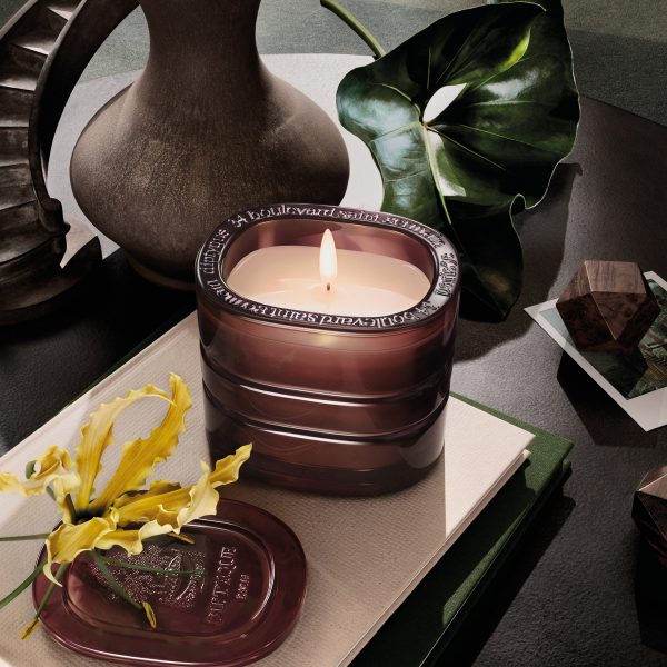 red Diptyque candle