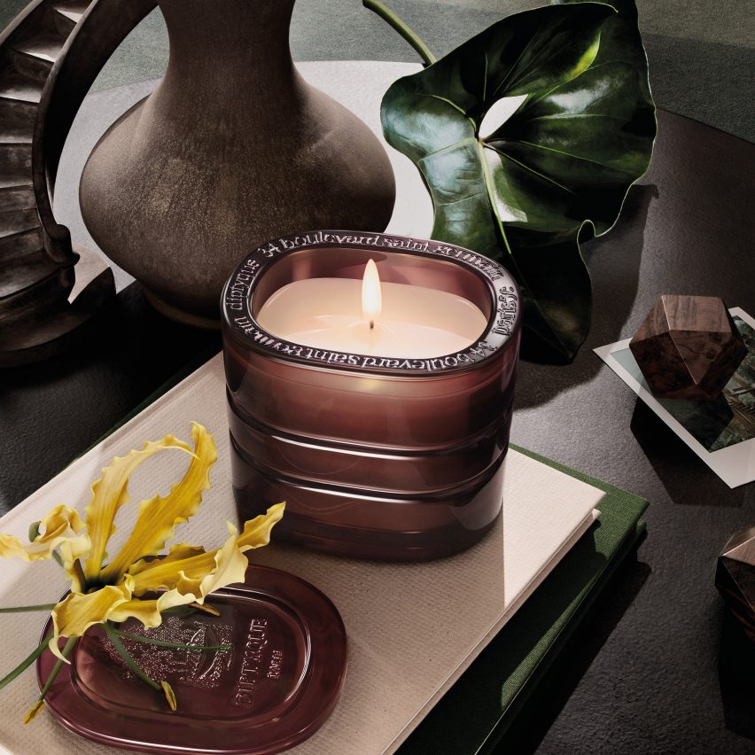 red Diptyque candle