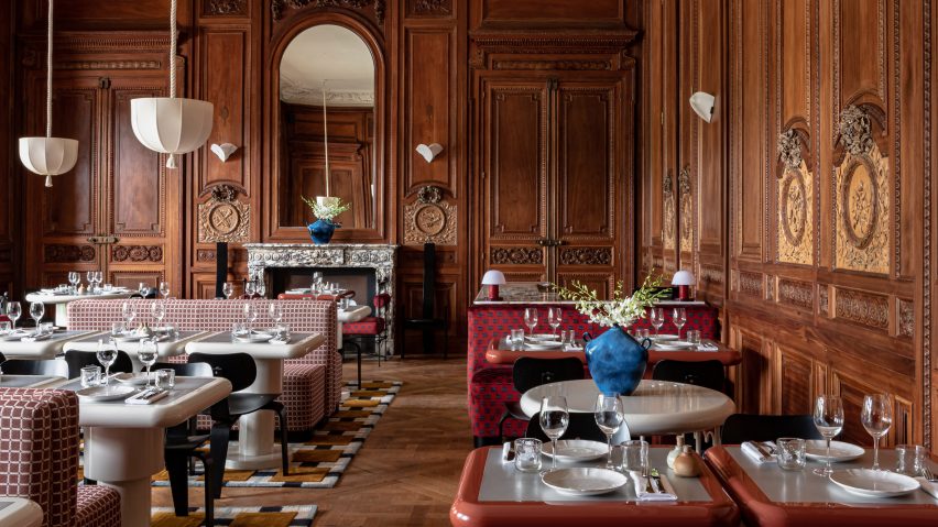 Restaurant dining room at Cowley manor