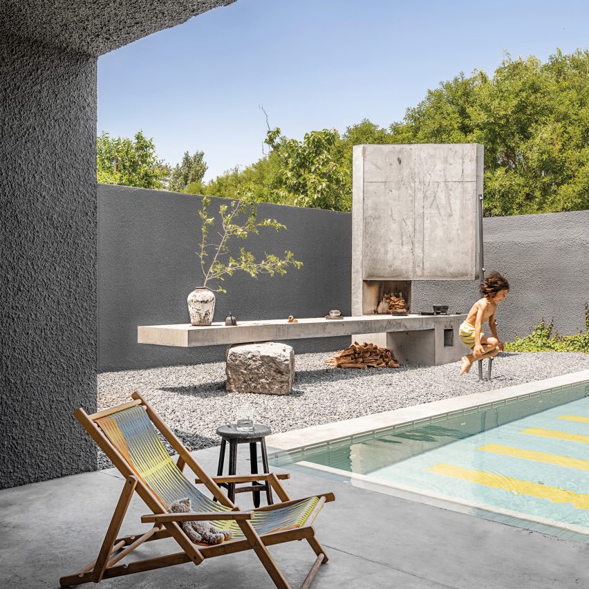 House M001 by Guò Bàn Ér