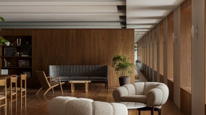 Mitsui & Co Real Estate office in Tokyo by Flooat