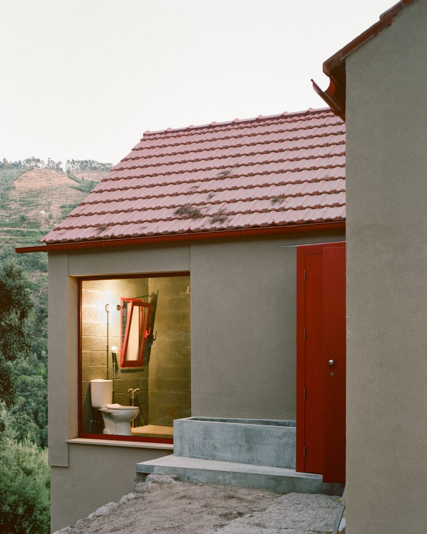 House in Ancede by Atelier Local