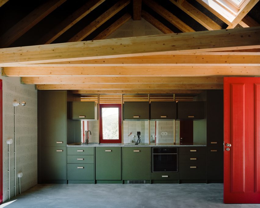 House in Ancede by Atelier Local