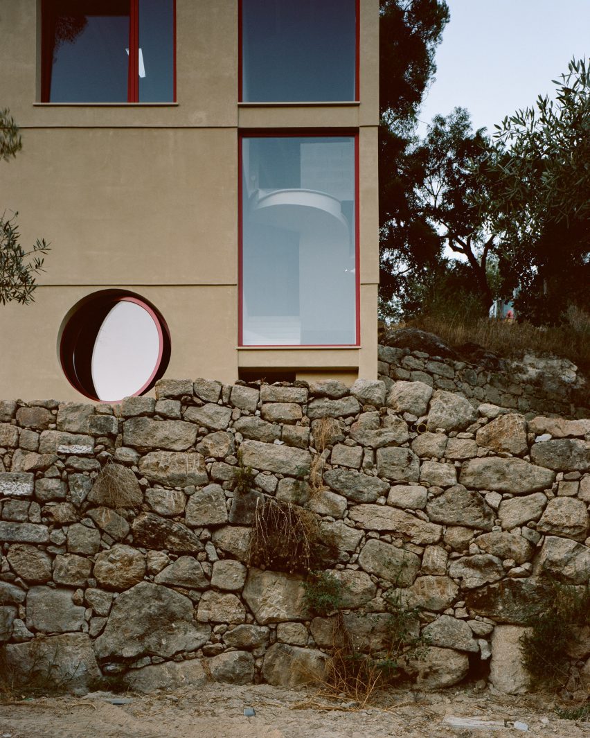House in Ancede by Atelier Local