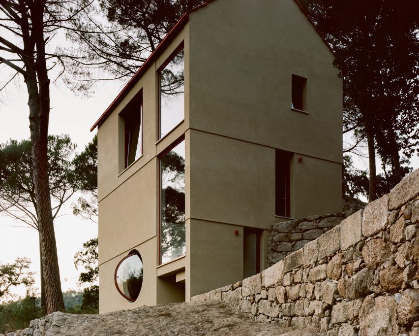 House in Ancede by Atelier Local