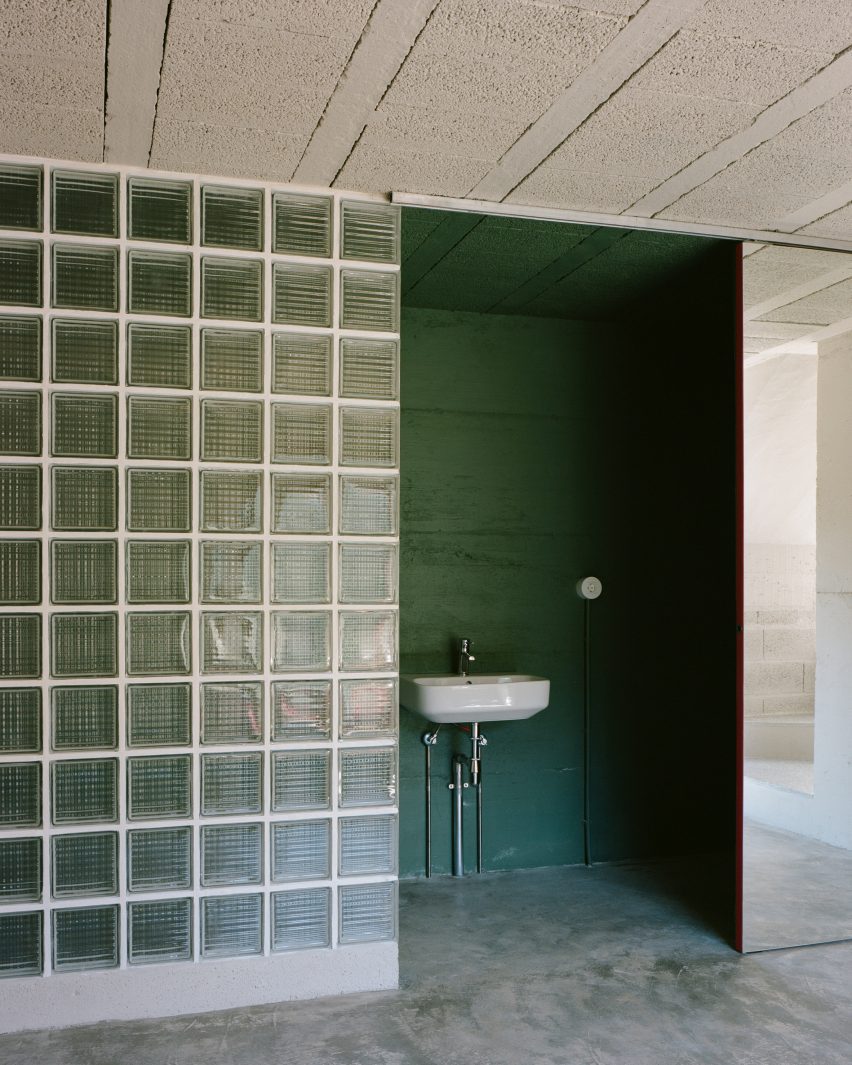 House in Ancede by Atelier Local