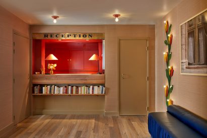 Reception area at Hôtel de la Boétie