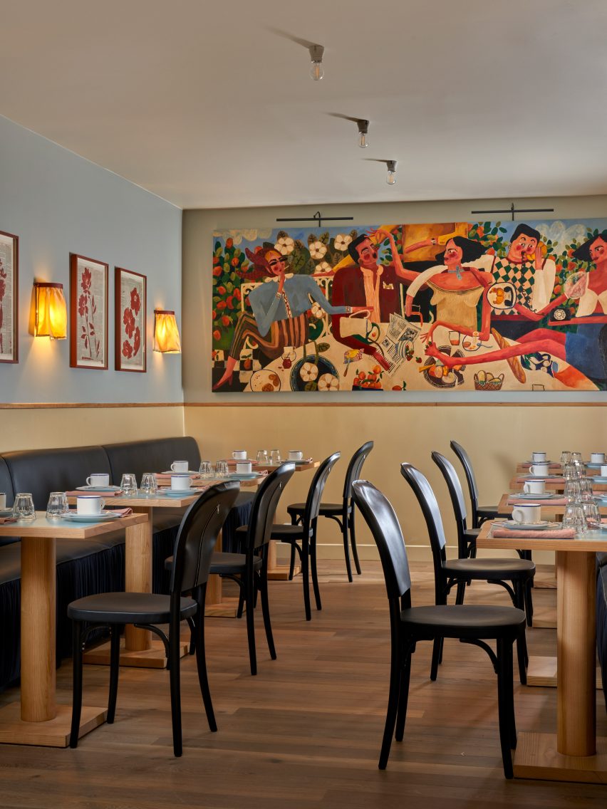 Dining room in Paris hotel