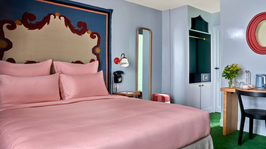 Bedroom in Hôtel de la Boétie