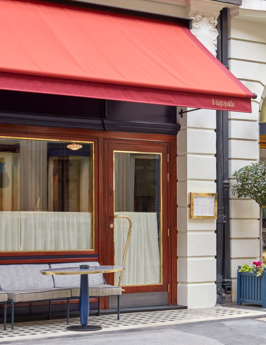 Entrance on Albermarle Street